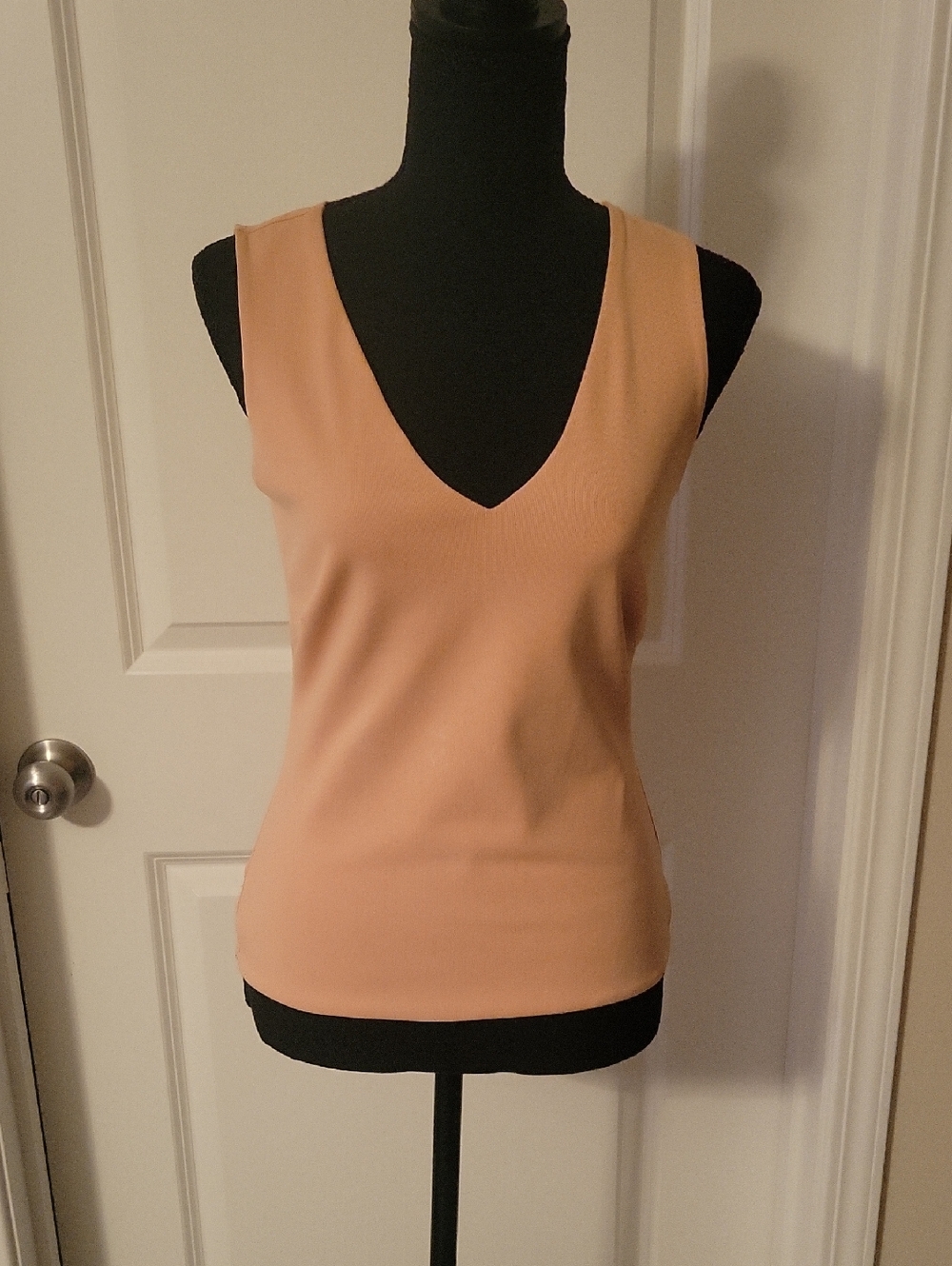 V-Neck Sleeveless Tank Top in Peachy Nude
